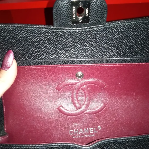 Authentic chanel bag - Picture 9 of 16